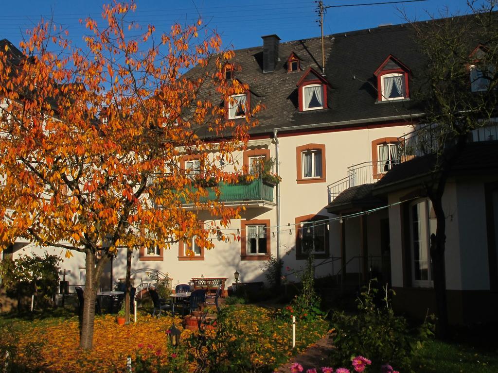 Weinhof Michael Morbach Hotel Zeltingen-Rachtig Exterior photo